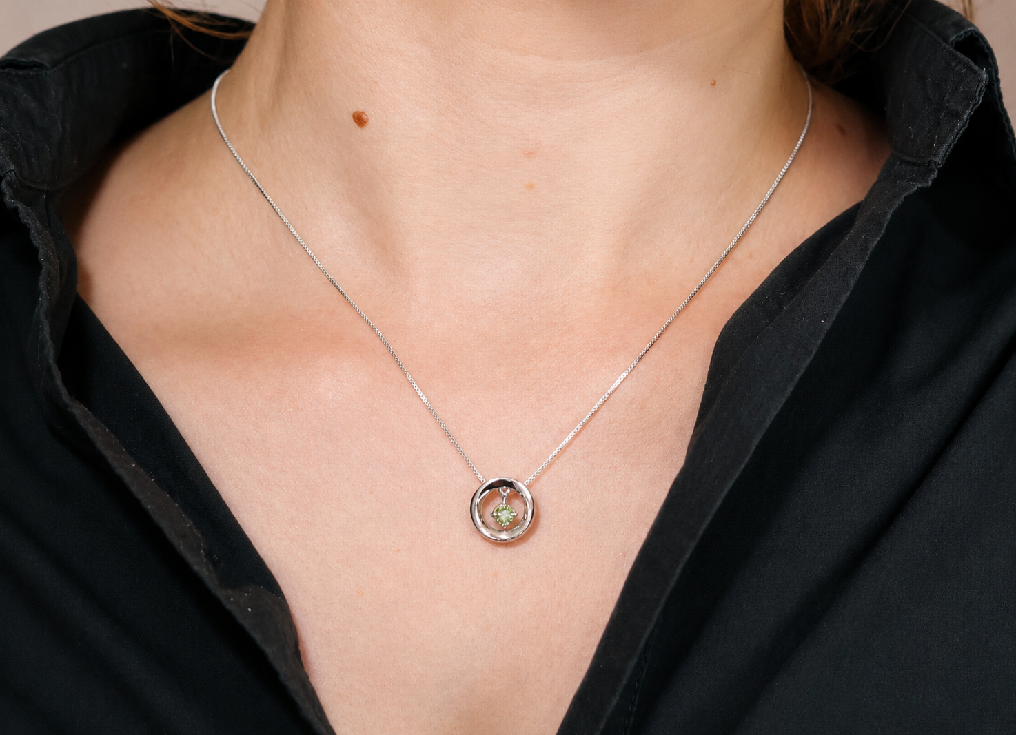 0.25 ct. Green Diamond Solitaire Pendant in 18K Gold – IGI Certified | Droplet Limited Edition